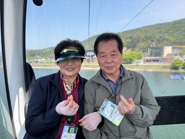 어르신 나들이005(용량다운).jpg